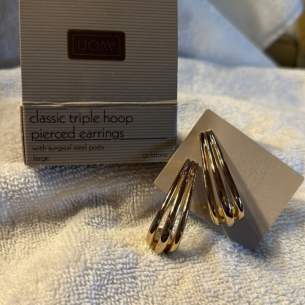 Avon Vintage 1989 Classic Triple Hoop Pierced Earrings Large Goldtone